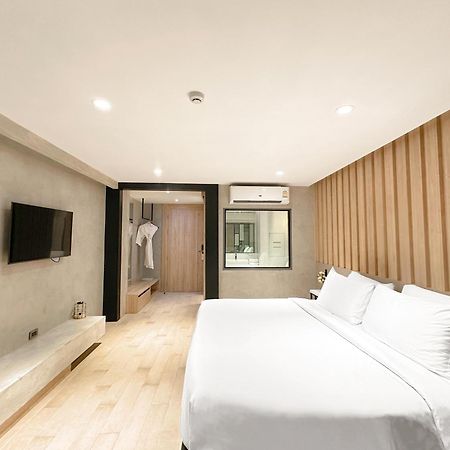 Loft Bangkok Hotel Extérieur photo