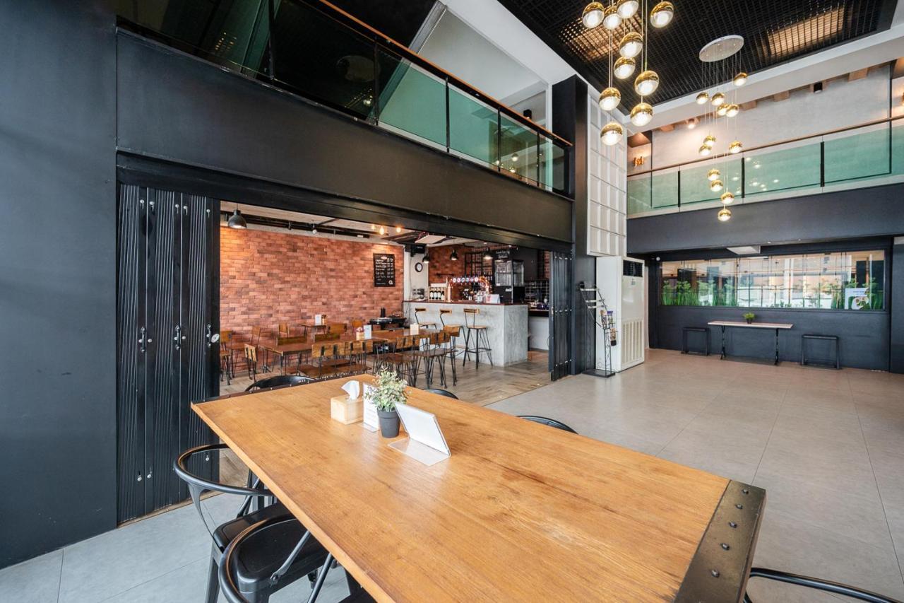 Loft Bangkok Hotel Extérieur photo